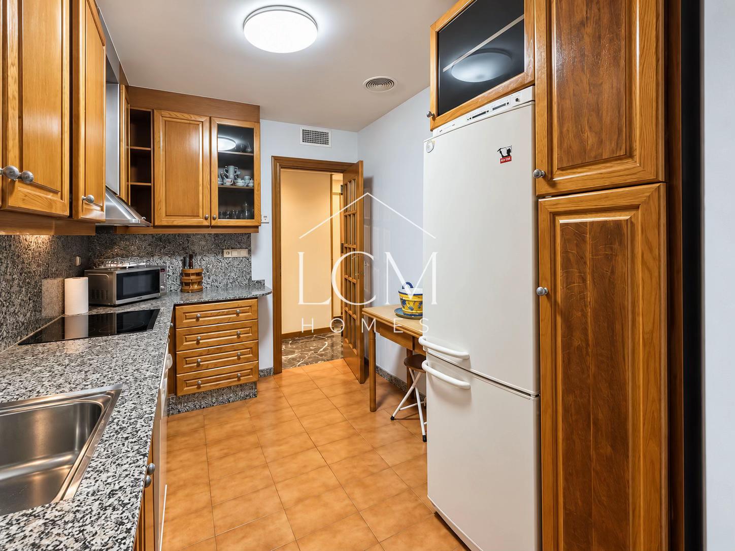 Piso de 4 dormitorios junto al Jardín de la Pólvora, foto 4 de 9
