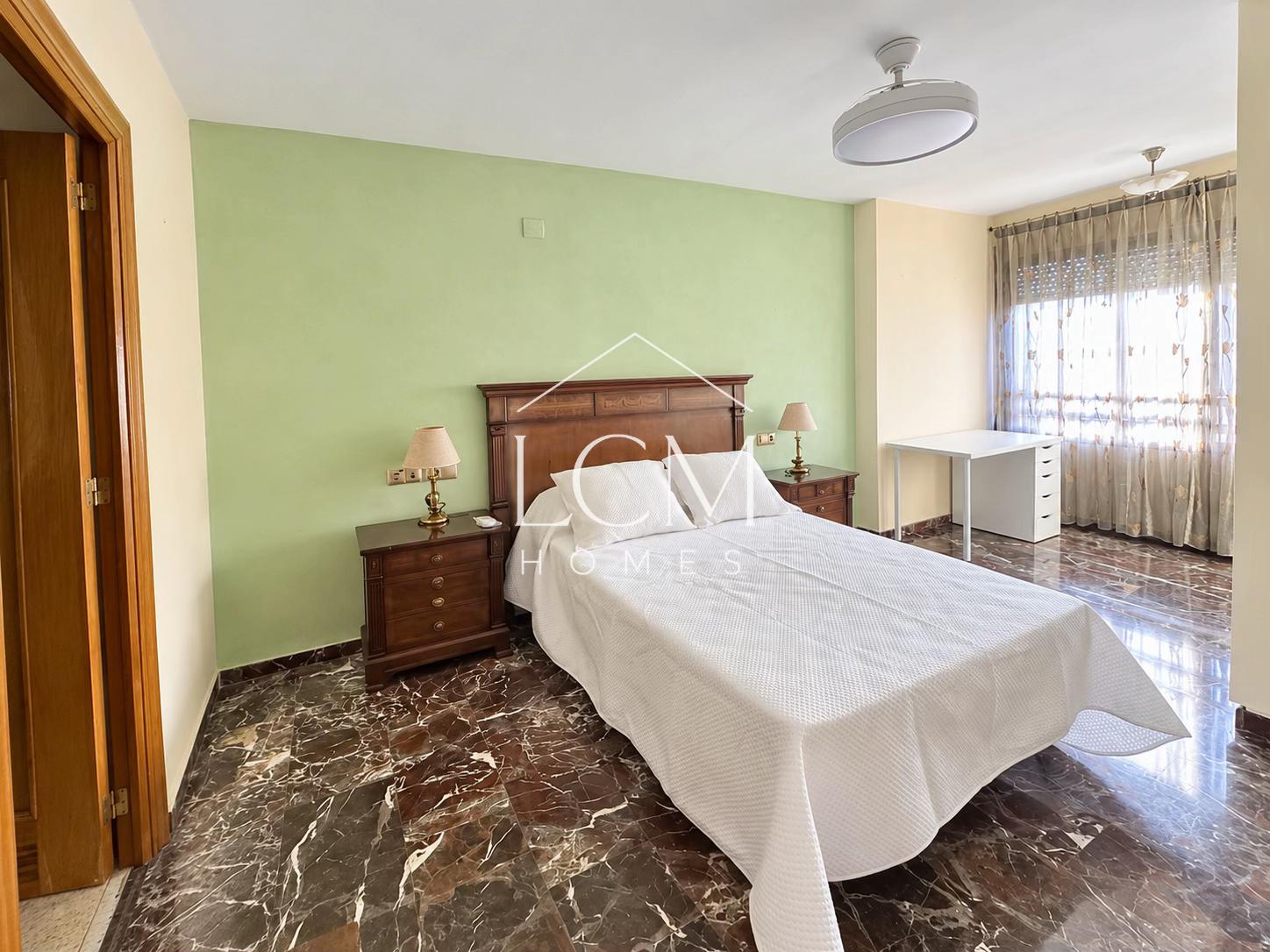Piso de 4 dormitorios junto al Jardín de la Pólvora, foto 6 de 9